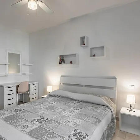 Modern With Wifi! Виареджо