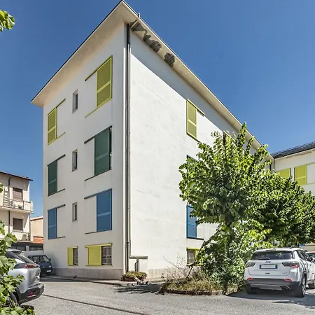 Appartamento Guesthost - Modern With Wifi! *